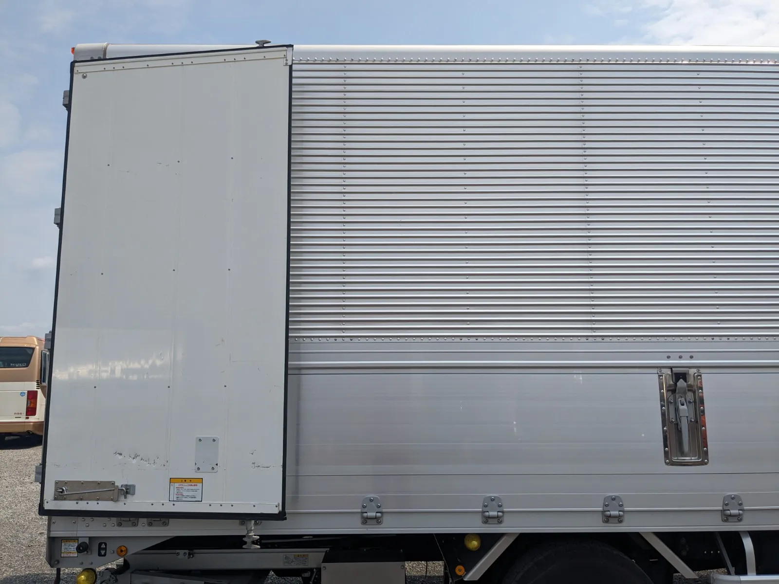 vehicle_image_20260616181420LL3RjlZtnb.webp