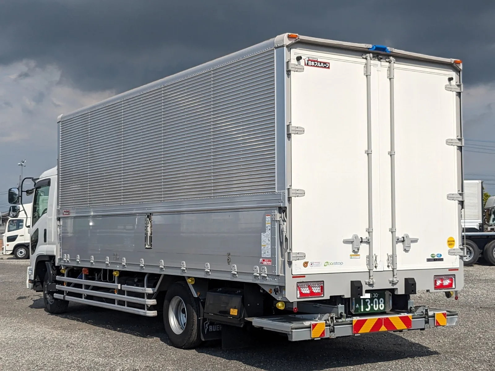 vehicle_image_20260616183320Ha8H74vcpc.webp