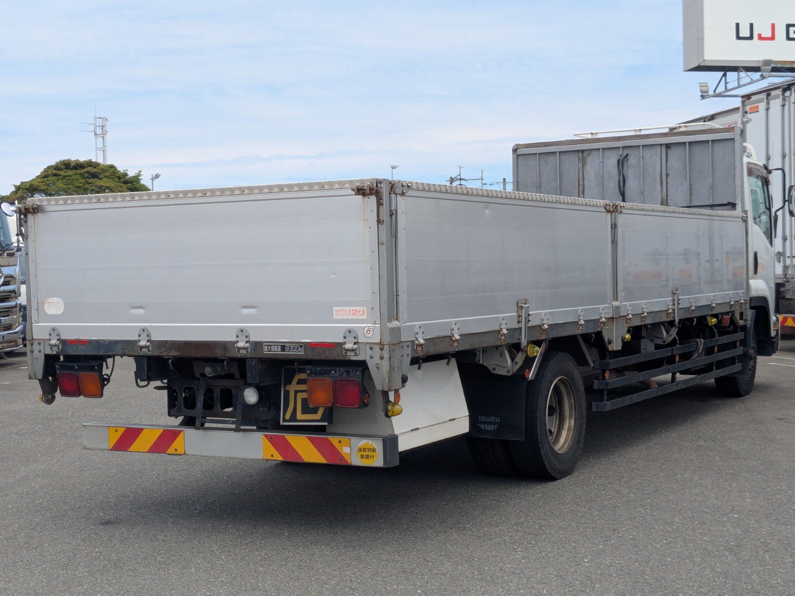 vehicle_image_20260615111823cxc3GJJY0F.jpg