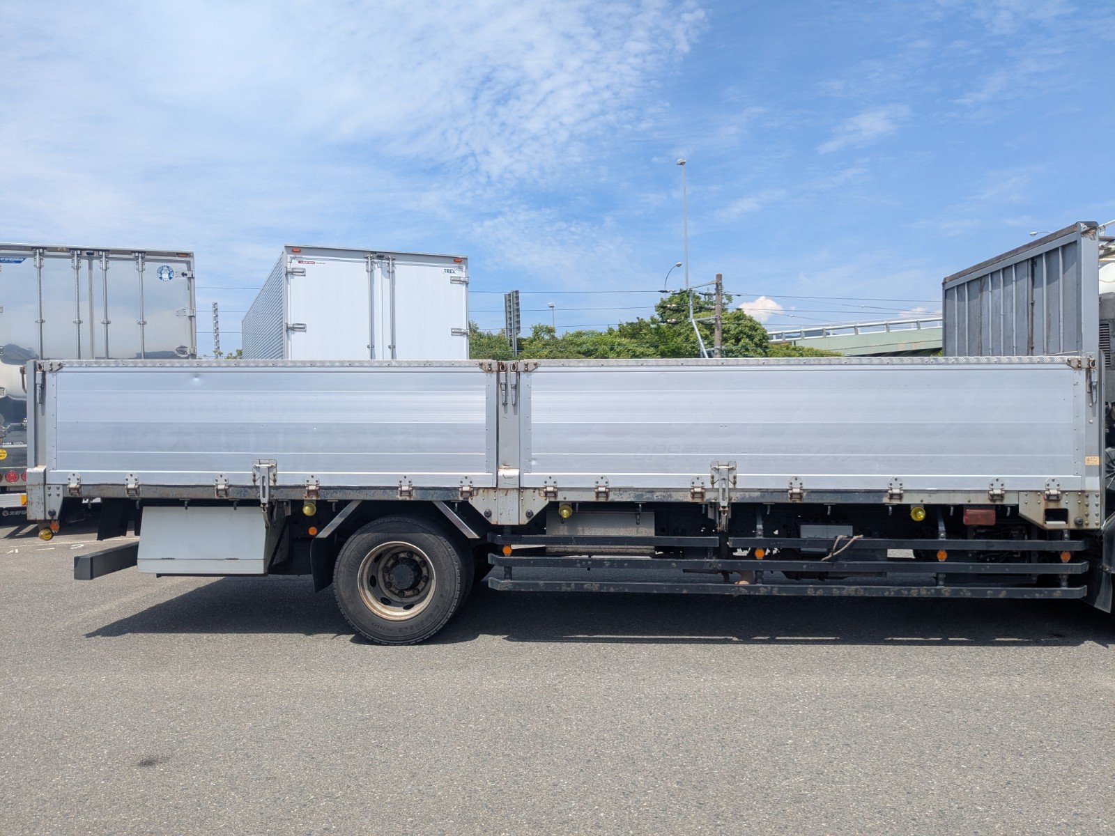 vehicle_image_20260615111823f03Hwsgtun.jpg
