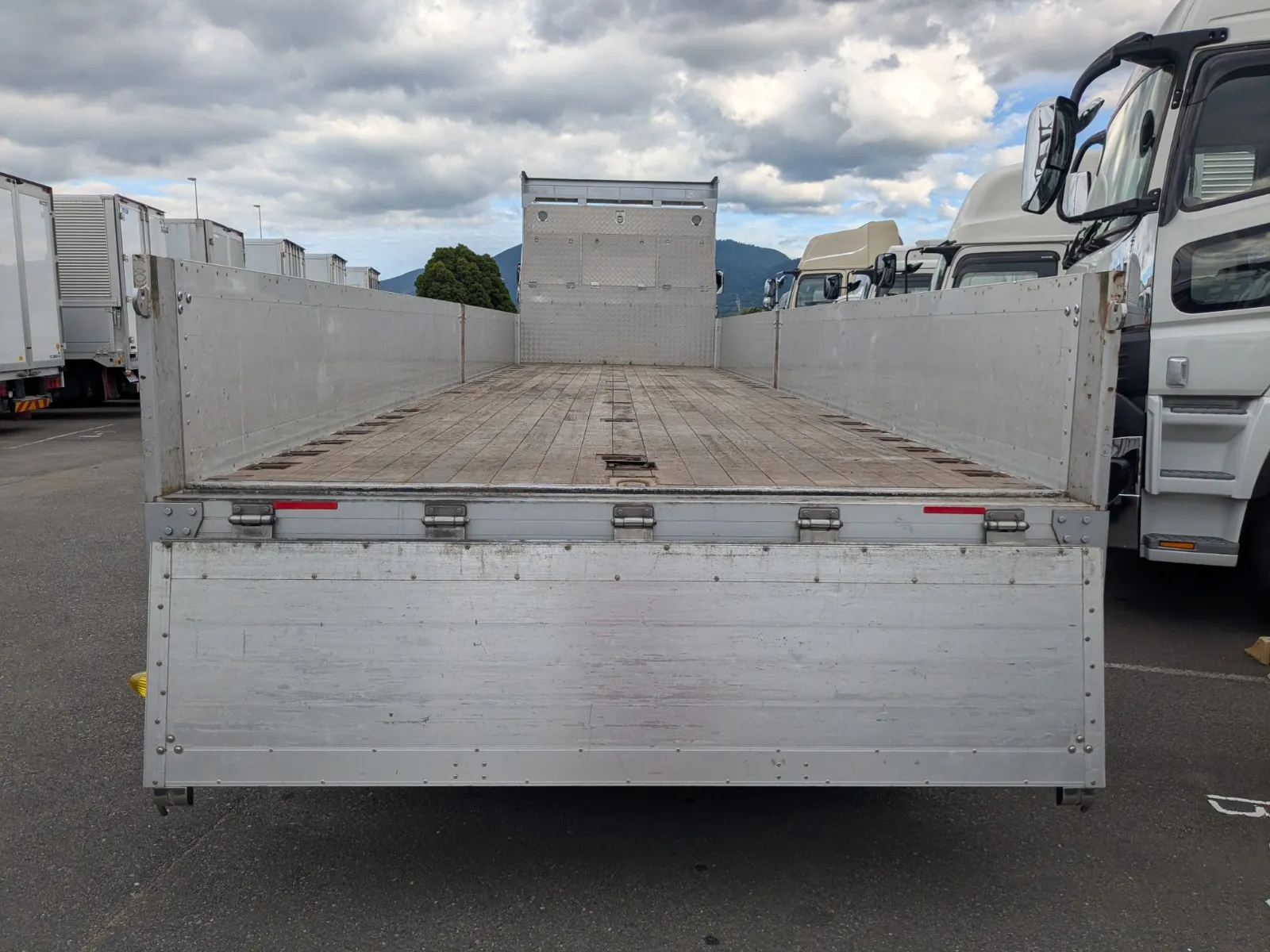 vehicle_image_20260619143026oKGjplScQX.webp