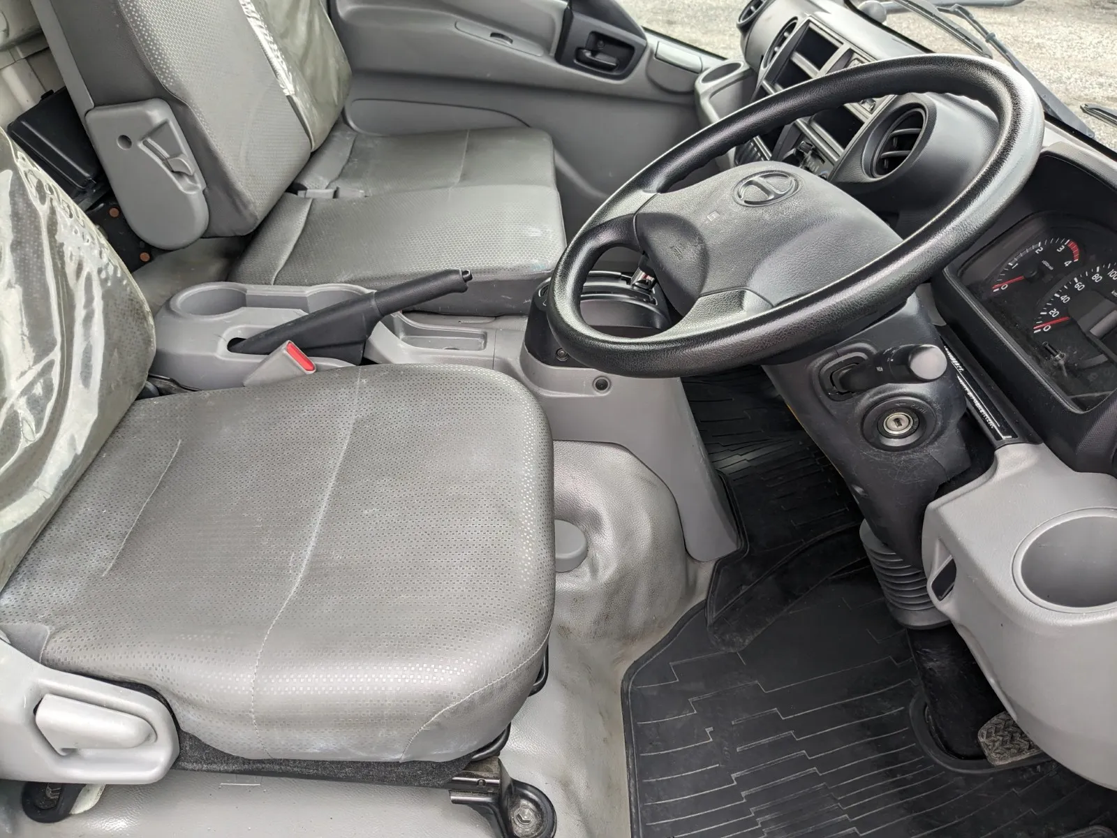 vehicle_image_20260709101243pKwTzBwS81.webp