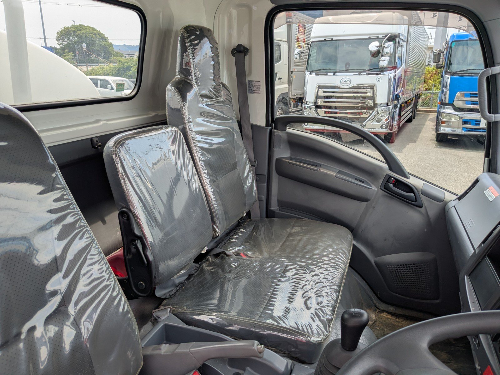 vehicle_image_20260612154210zn6LzzTkt5.jpg