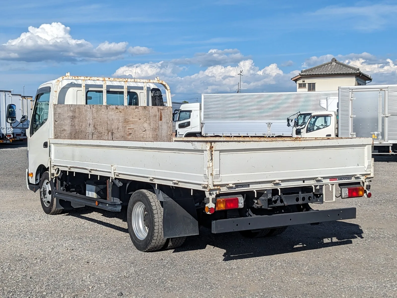 vehicle_image_20260730153107oIAQaprnyH.webp
