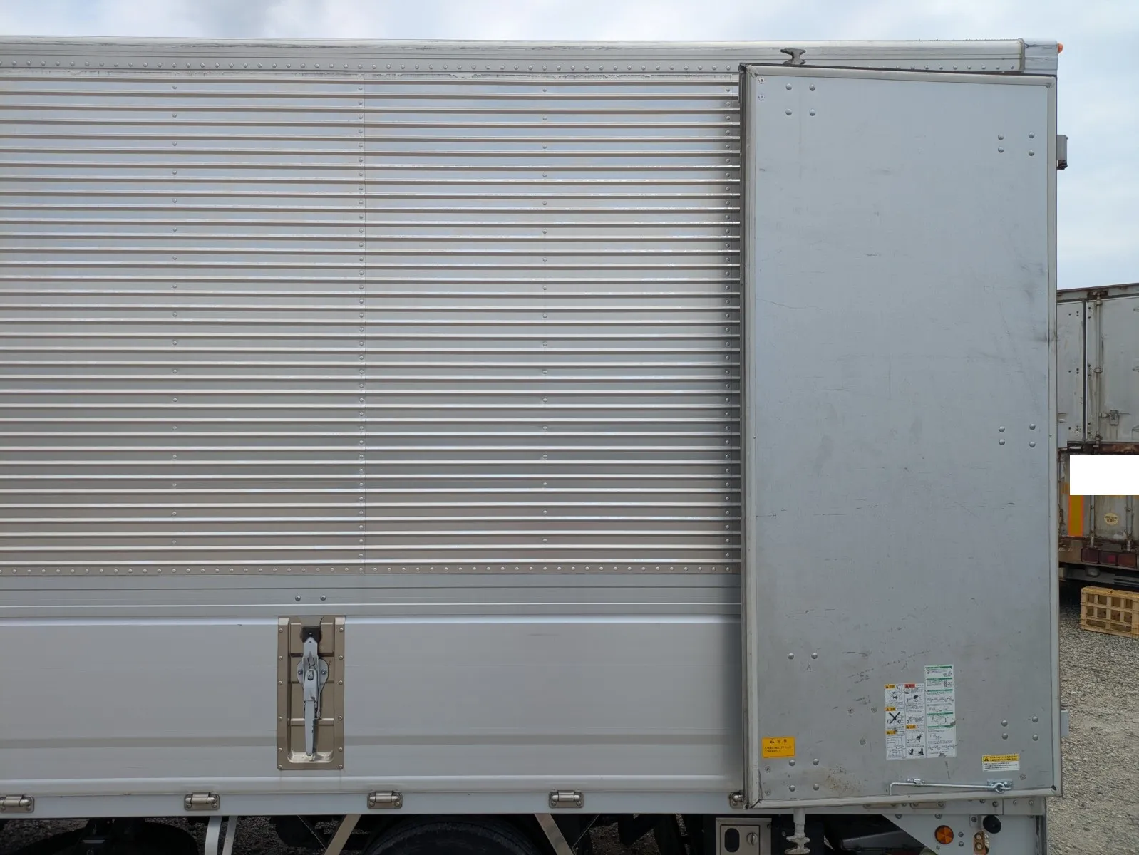 vehicle_image_20260616172323GirprHvMw8.webp