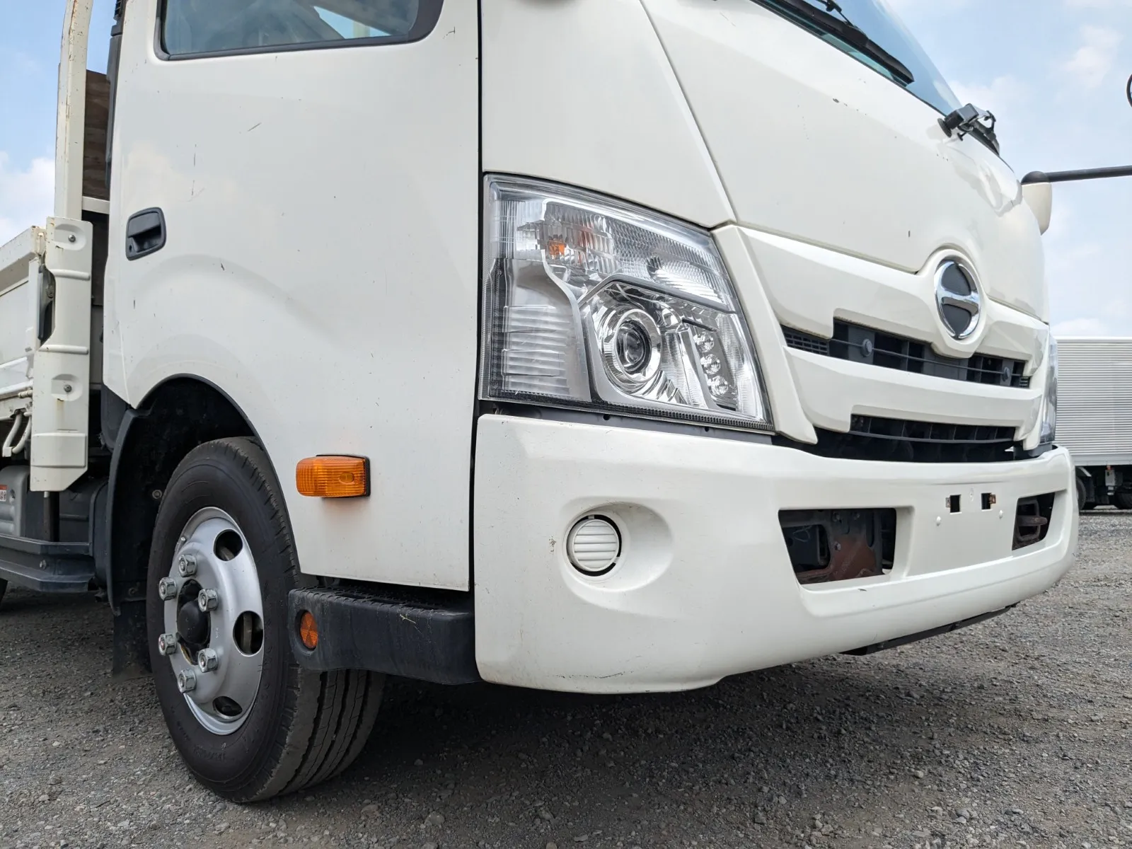 vehicle_image_20260723103814PZgHvyzGut.webp