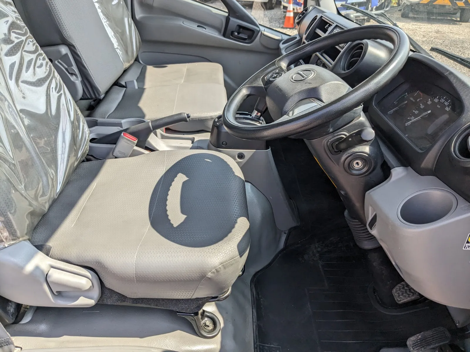 vehicle_image_20260724110845kNUROJBFVX.webp
