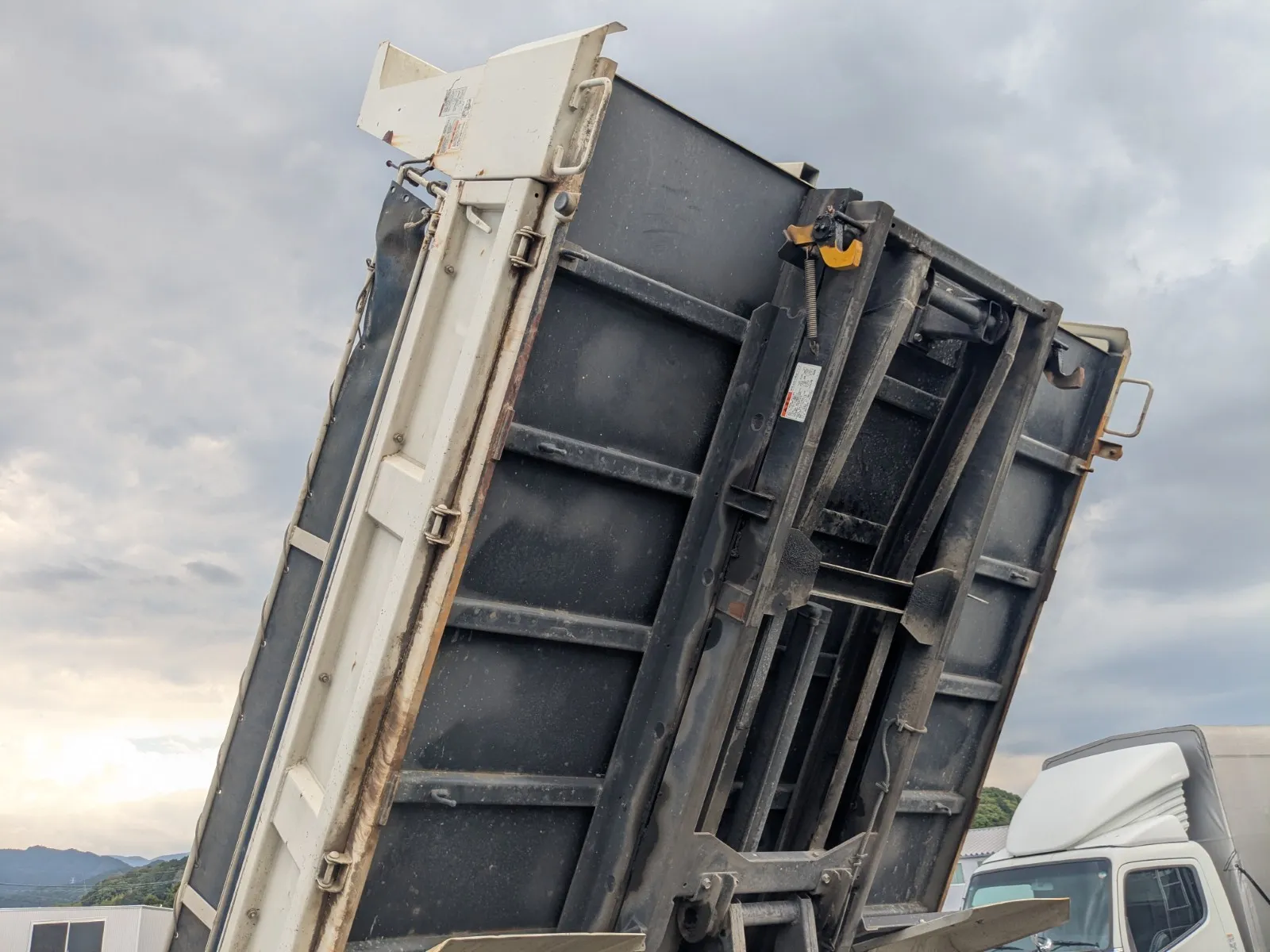 vehicle_image_20260619135347G8xd1xRk8w.webp
