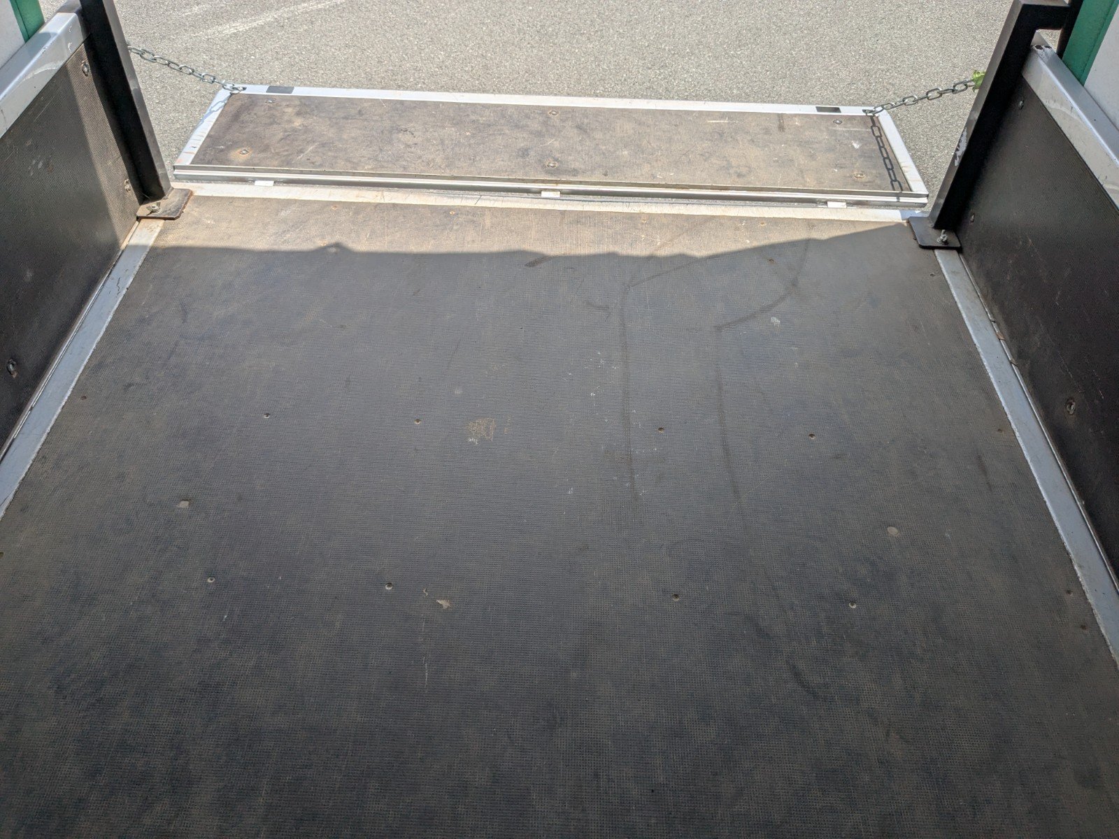 vehicle_image_20260612120048K7PbZ0oSSk.jpg