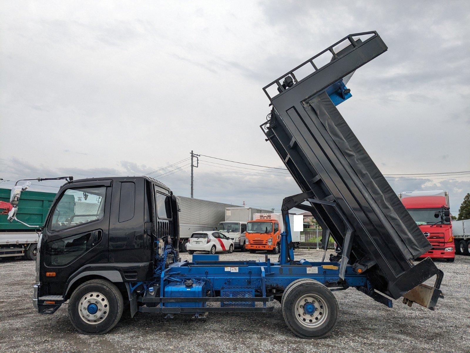 vehicle_image_2026061213311143LArshGBi.jpg