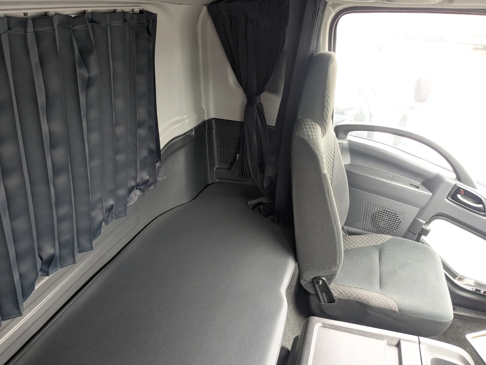 vehicle_image_20260624153746RMNZM6rgJu.webp