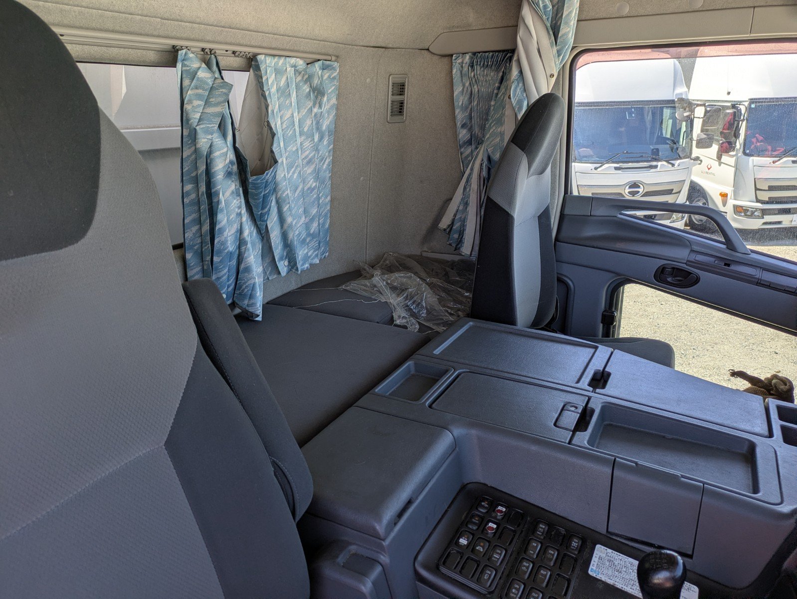 vehicle_image_20260612105644Xb7Mrw5nN2.jpg