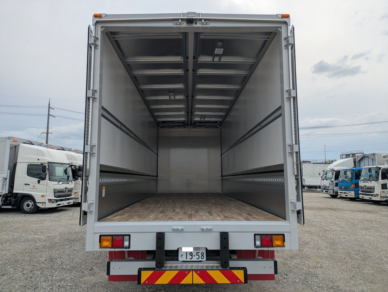 vehicle_image_20260606130750INdhEJF0G4.jpg