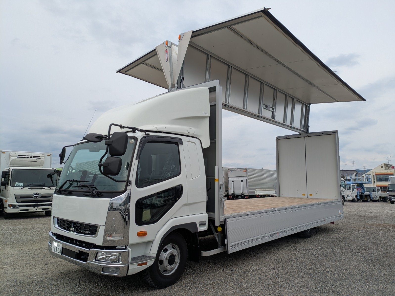 vehicle_image_20260606130750YPNRXZJbpc.jpg