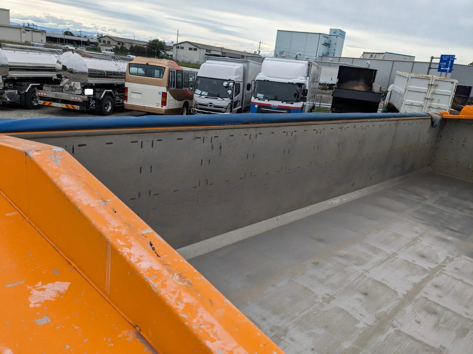 vehicle_image_20260629112438qHqXArOcGd.webp