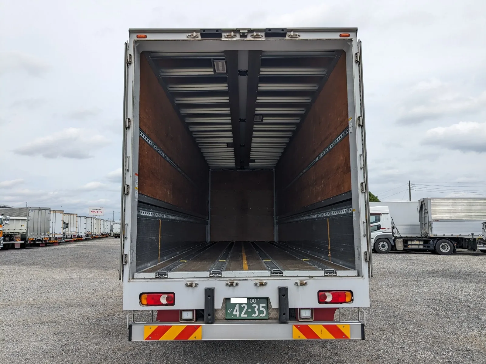 vehicle_image_202606291106516gXyyvzTsJ.webp