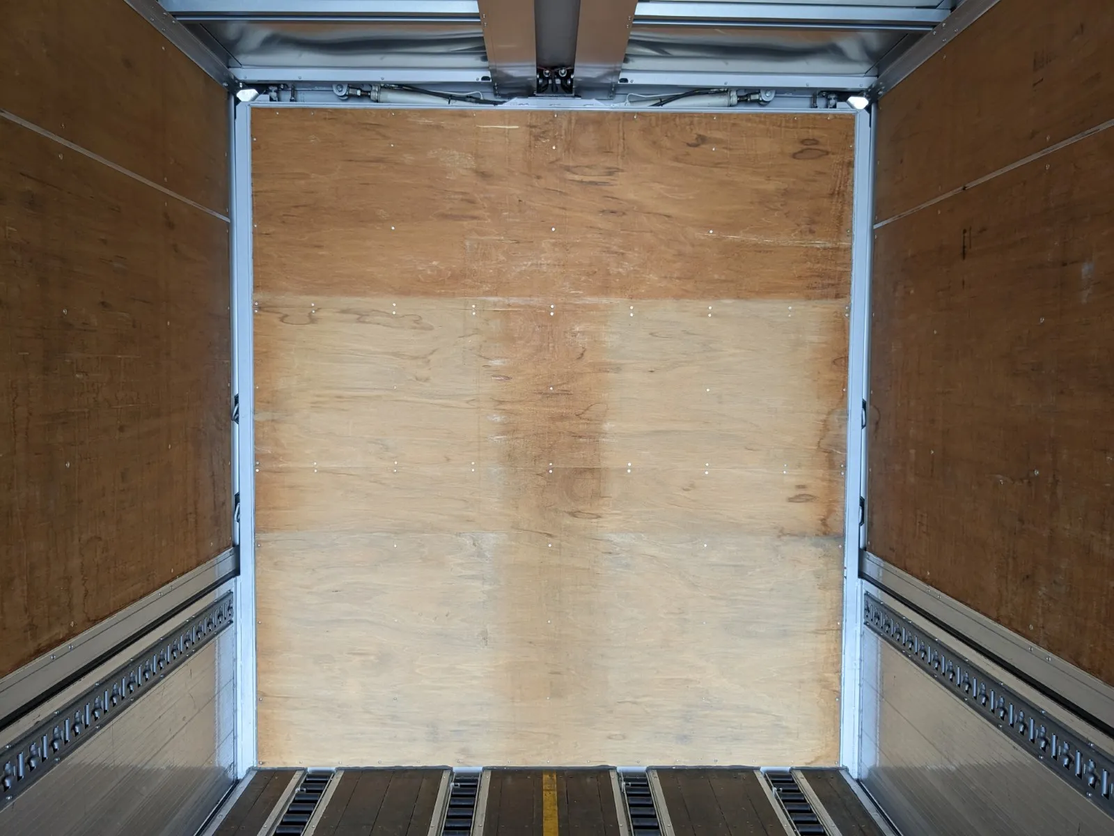 vehicle_image_20260629110654Em8MEh8r6x.webp