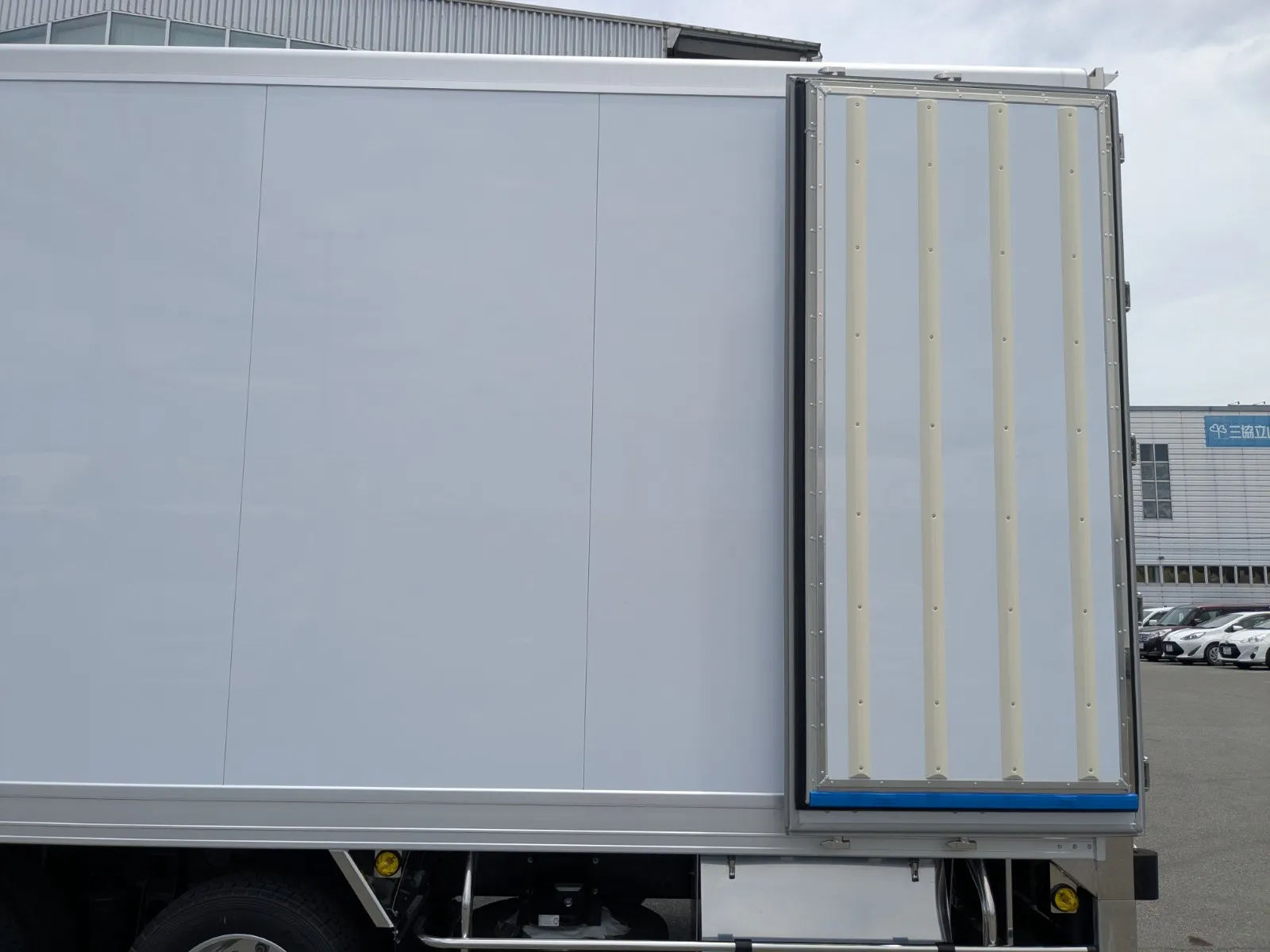 vehicle_image_20260619095815brSNZMGCNP.webp