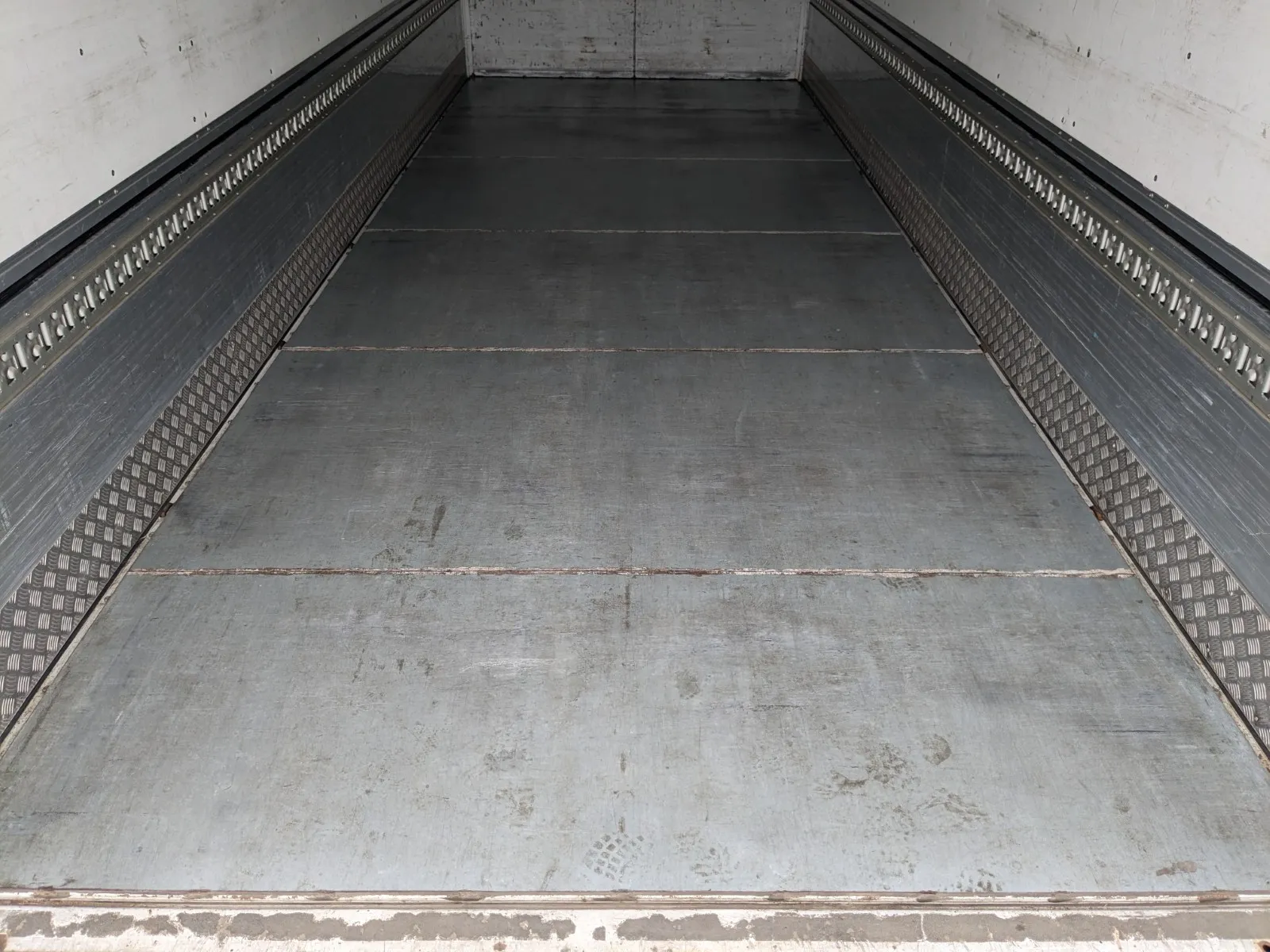 vehicle_image_20260703091735y1ZgNsKrYM.webp