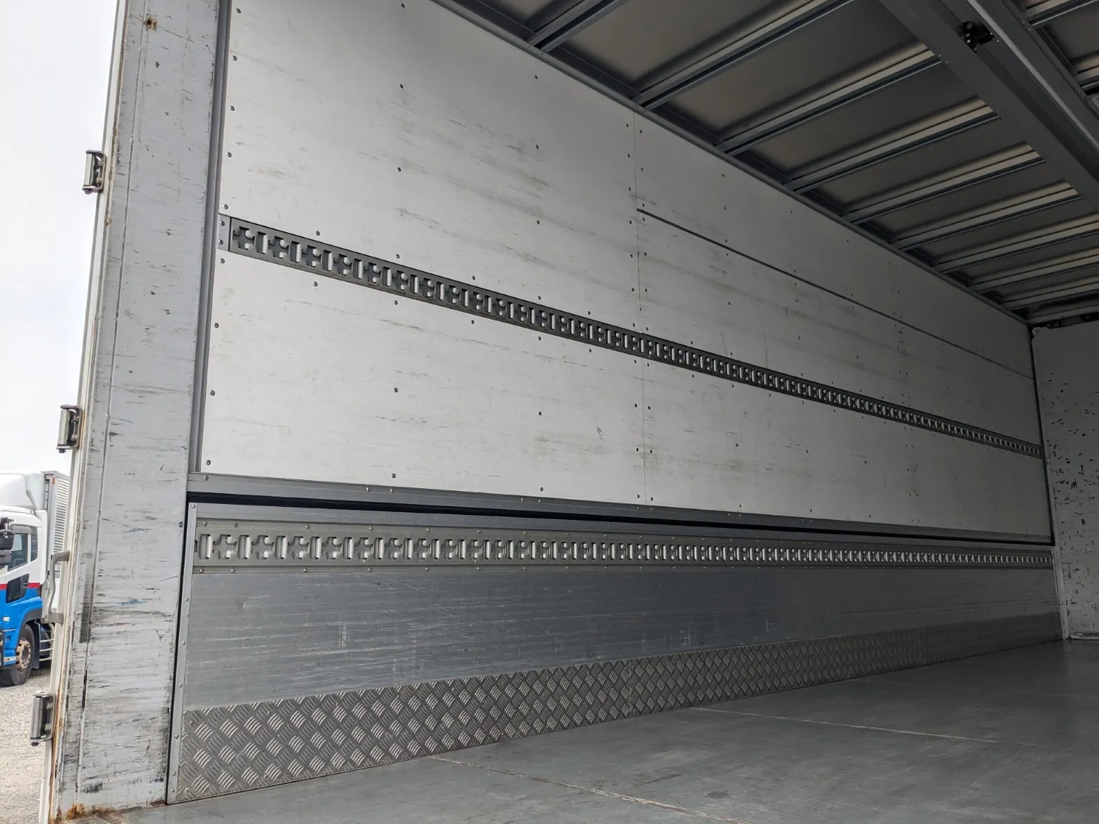 vehicle_image_20260703091737fjnzlvdvCv.webp