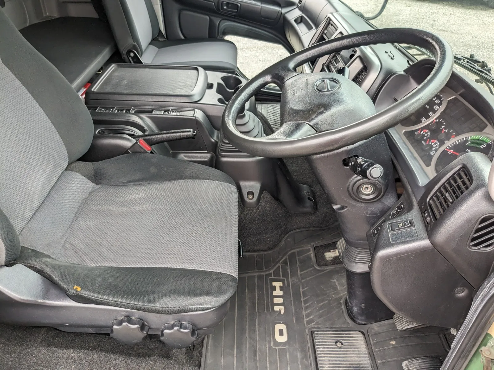 vehicle_image_20260703091744RmKqm3xrcZ.webp