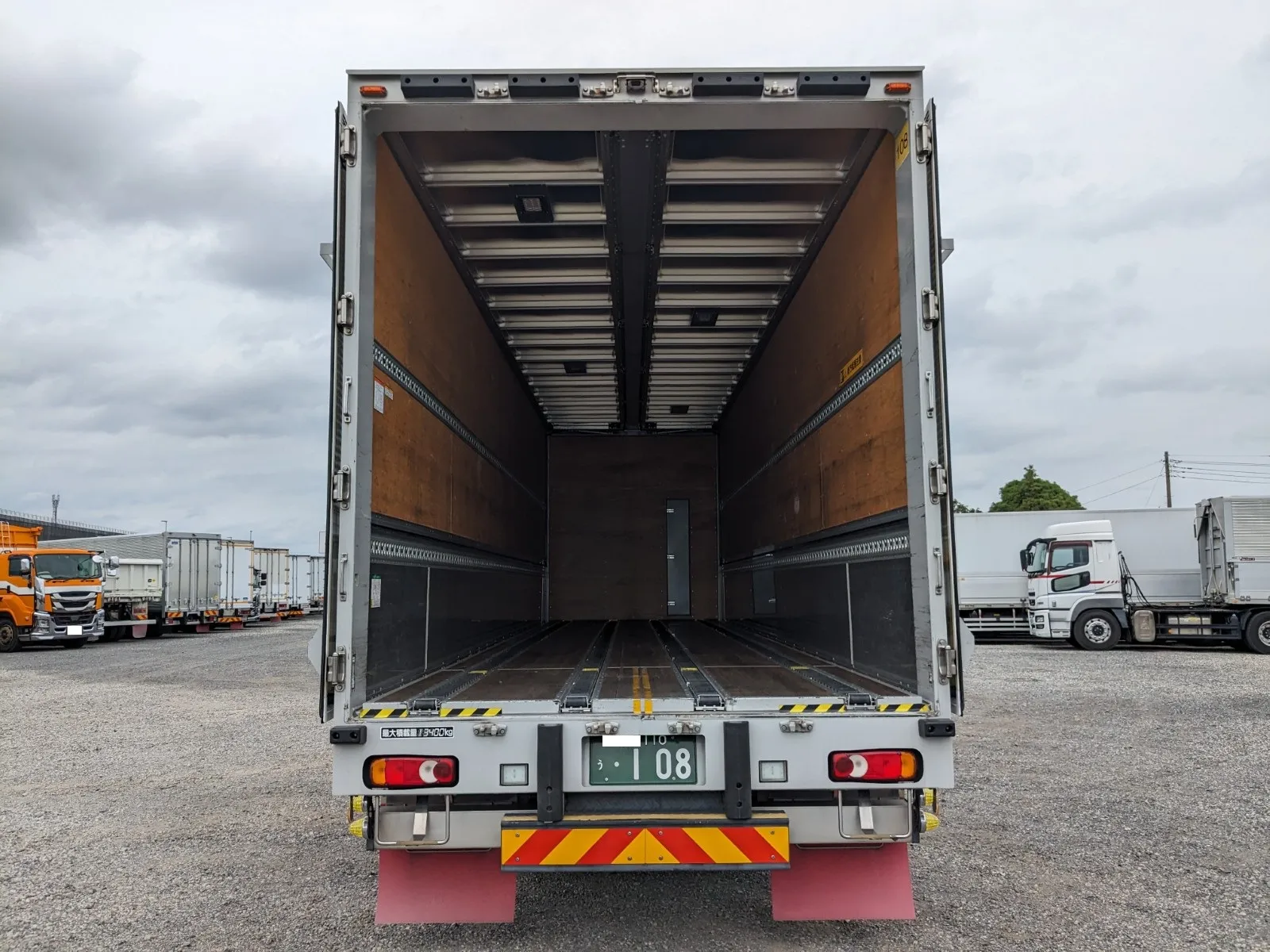 vehicle_image_202606301319107hs0Xnt22O.webp
