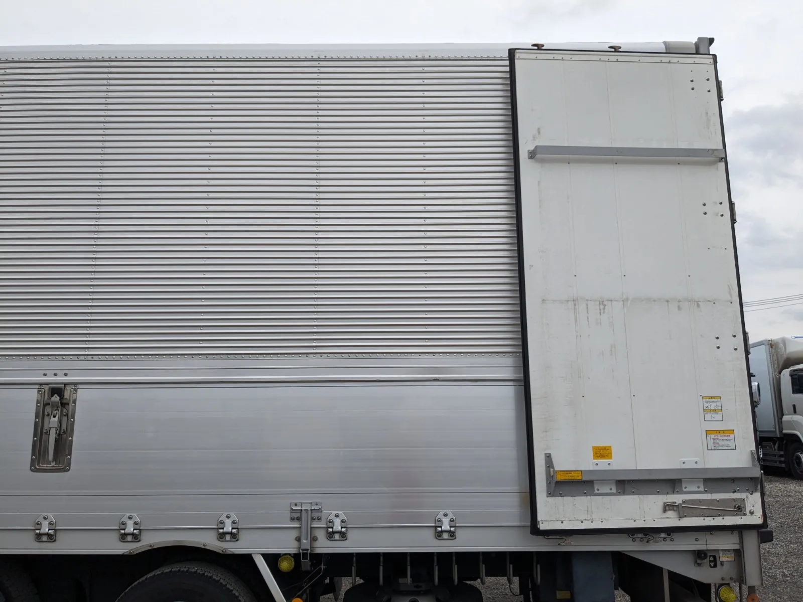 vehicle_image_20260630131915tYIyHAcAkj.webp
