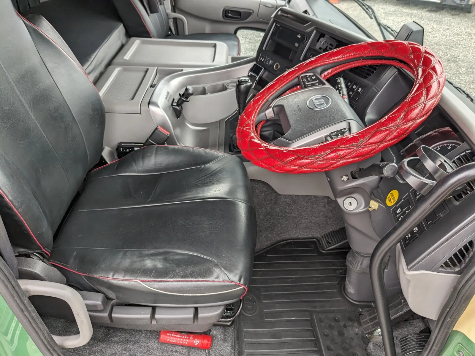 vehicle_image_20260630131922lp8m5k4BtO.webp
