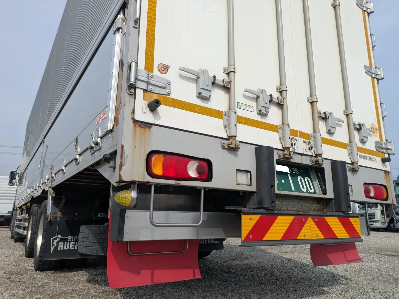 vehicle_image_20260701094636WoKiCMy69i.webp