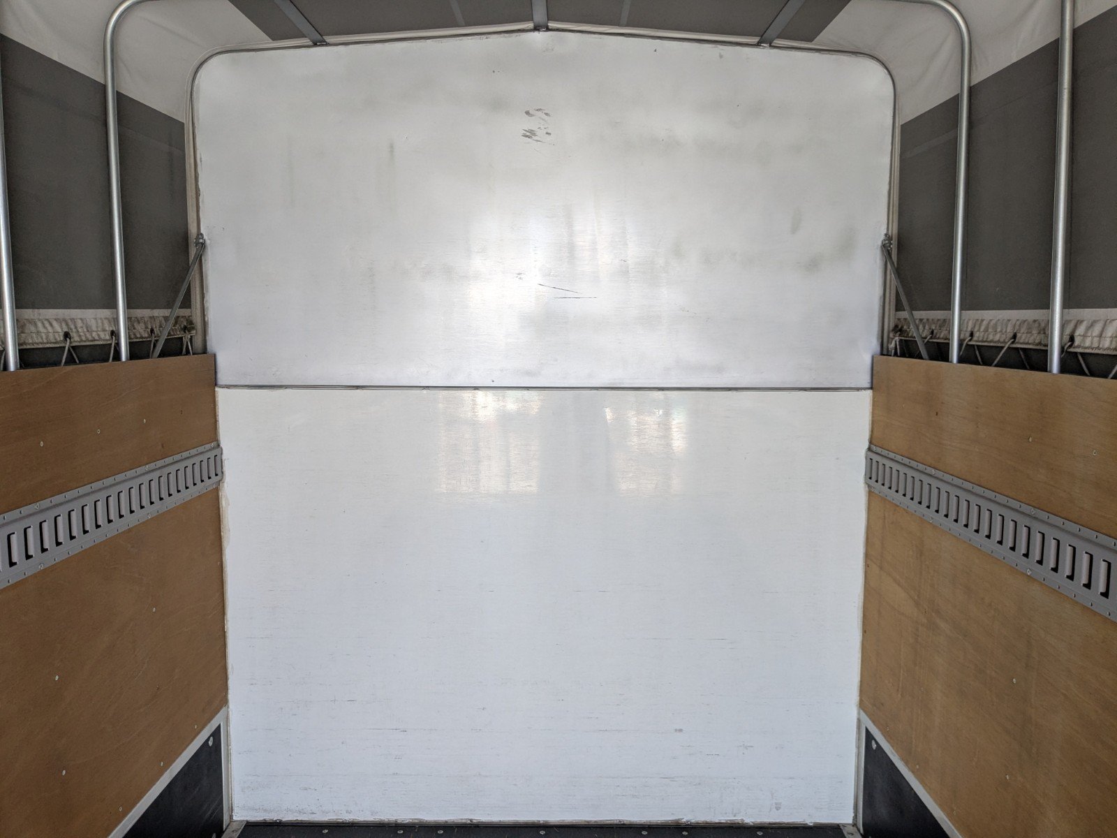 vehicle_image_20260606142432N3Y17VcmgL.jpg