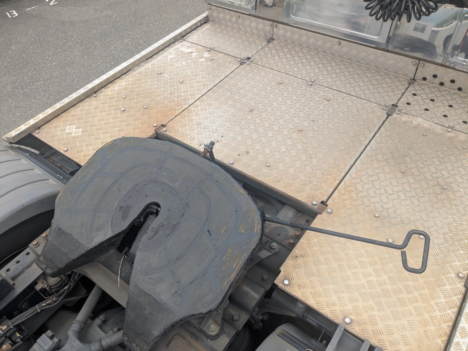 vehicle_image_20260606151033UkFchURkKn.jpg