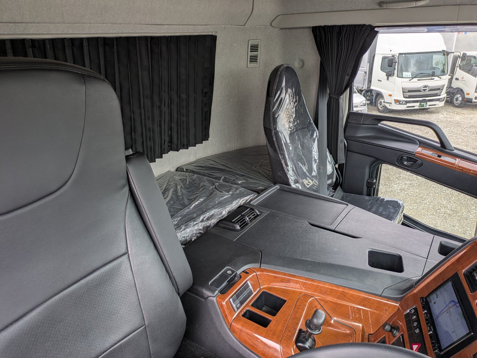 vehicle_image_20260612103742GZt5aQcd0k.jpg