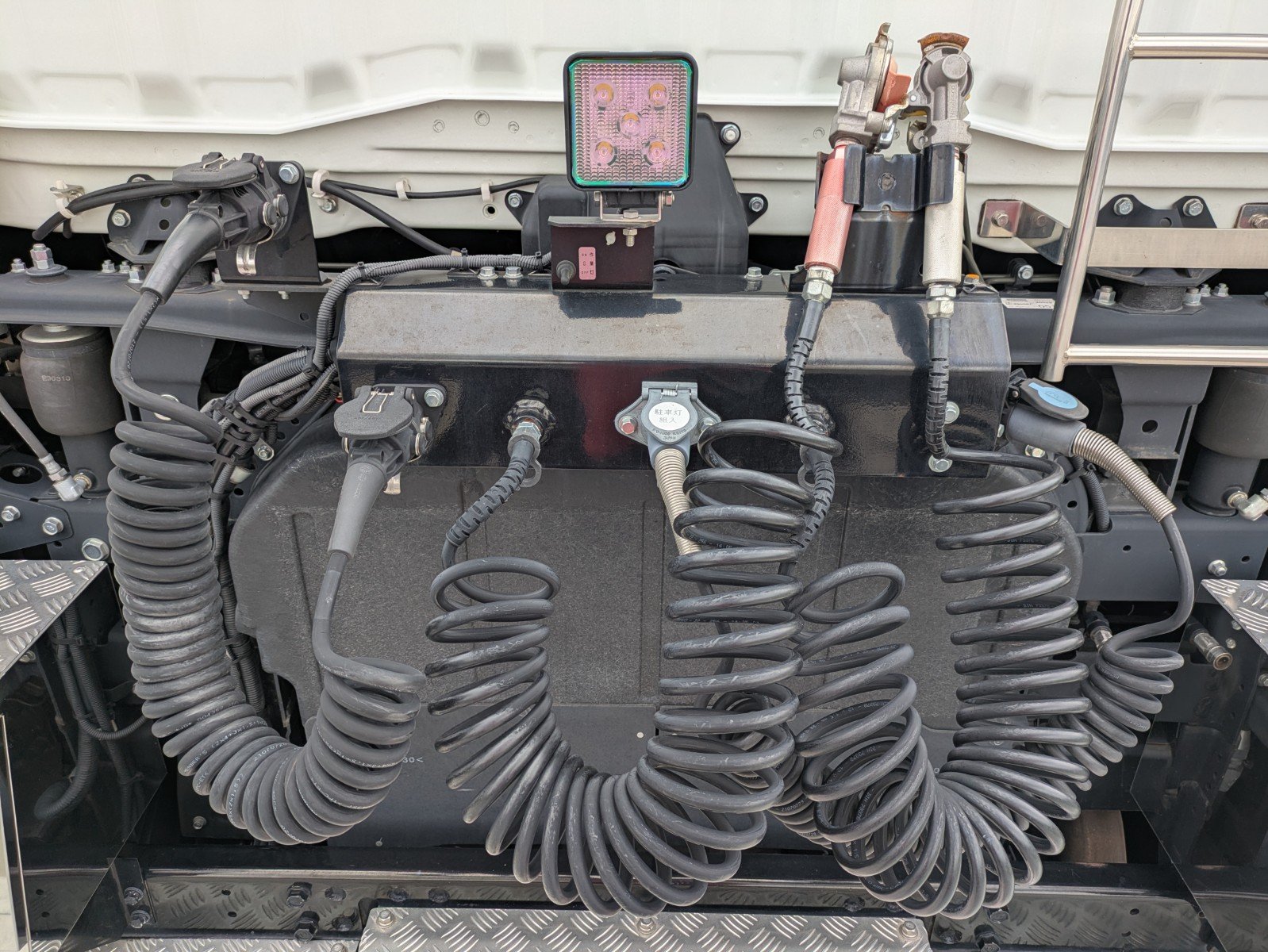 vehicle_image_20260612103742QJO0lpEynx.jpg