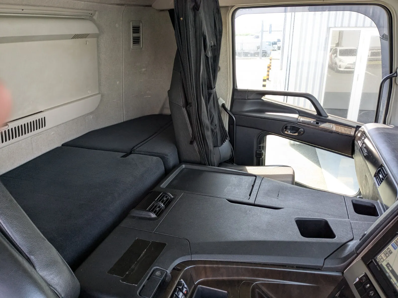 vehicle_image_20260714113826LojIX6ADRx.webp