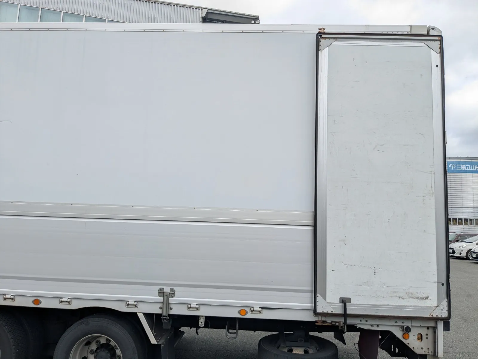 vehicle_image_20260716102550L8DJ8eQD6g.webp