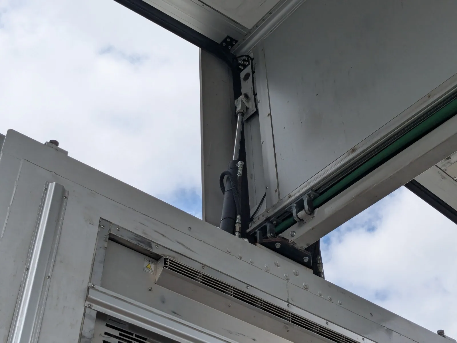 vehicle_image_2026071610255841DtF9dHF7.webp