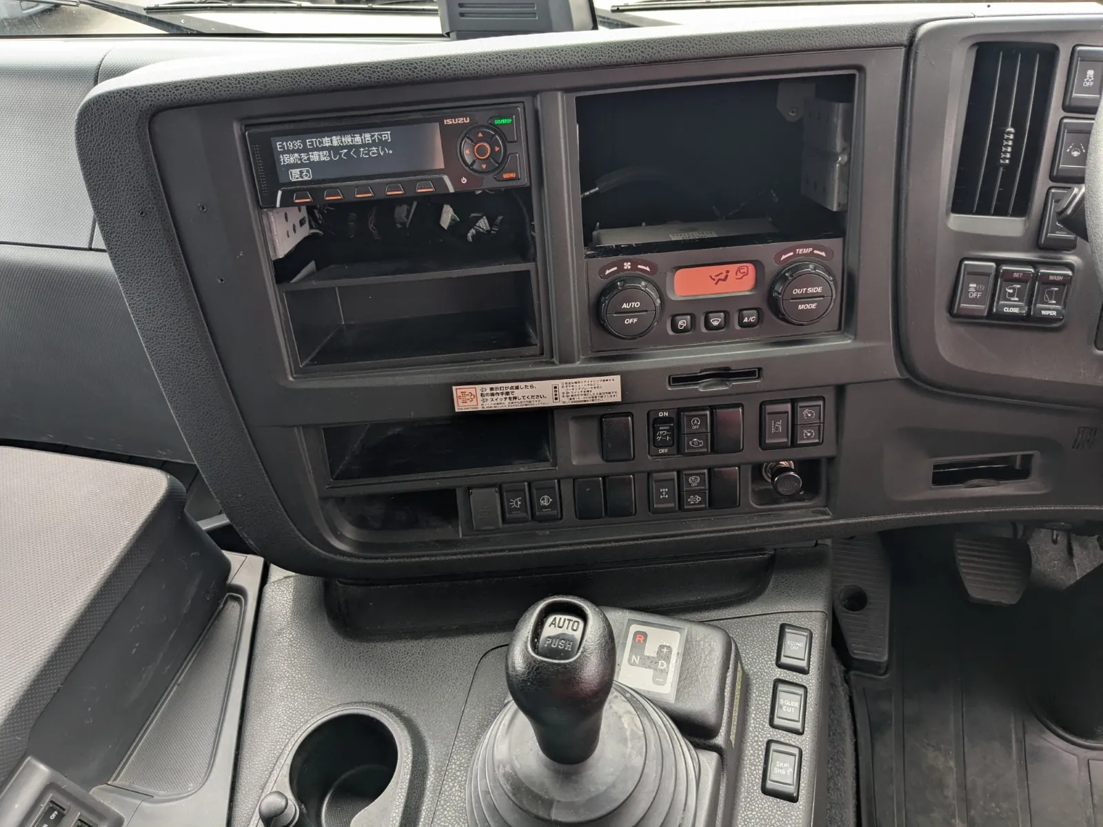 vehicle_image_202606191308201RC9pjutcJ.webp