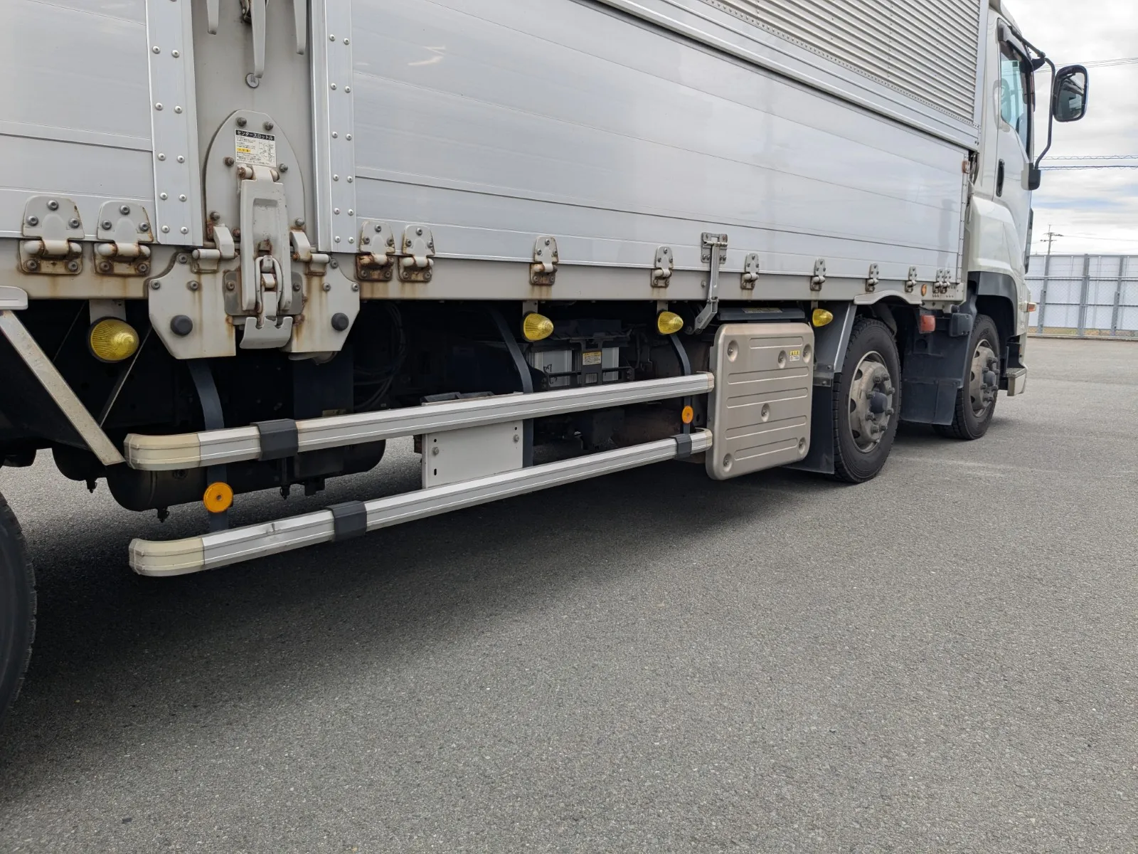 vehicle_image_202606191308204NFE7oCnZ2.webp