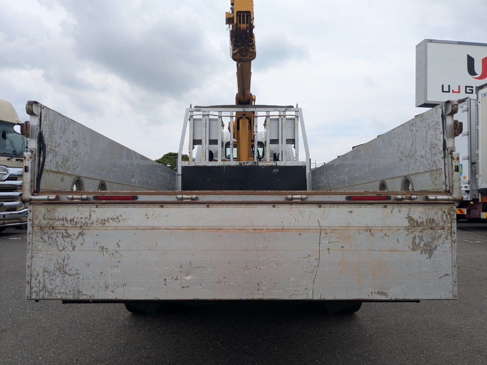 vehicle_image_20260610102531yTfFkrL6wn.jpg
