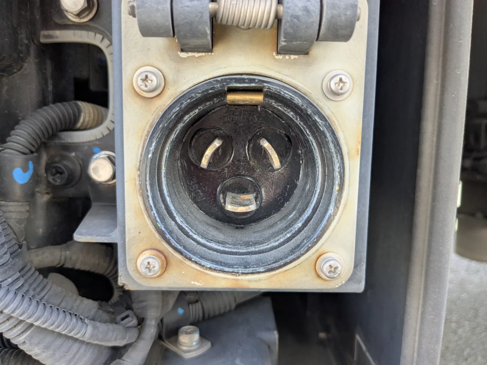 vehicle_image_202607300948021OCVjKjQYL.webp