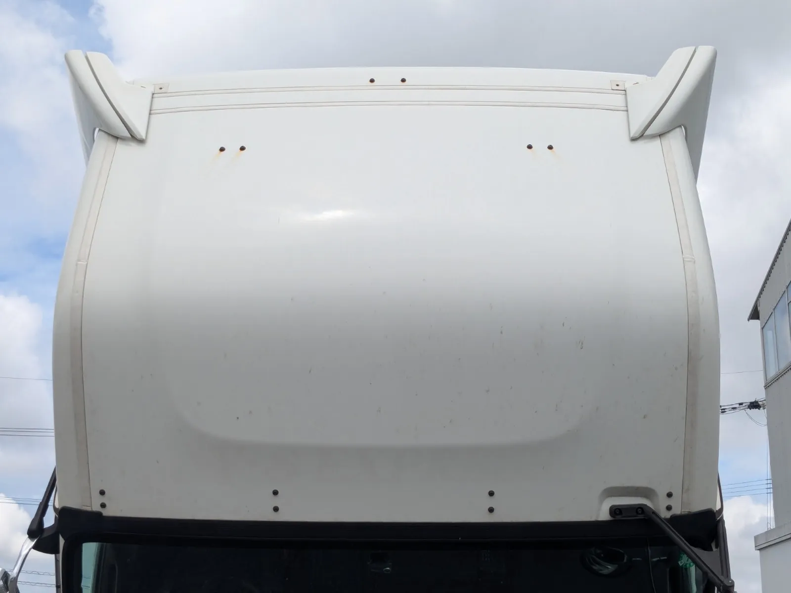 vehicle_image_20260703095406BAGYaMrT5k.webp