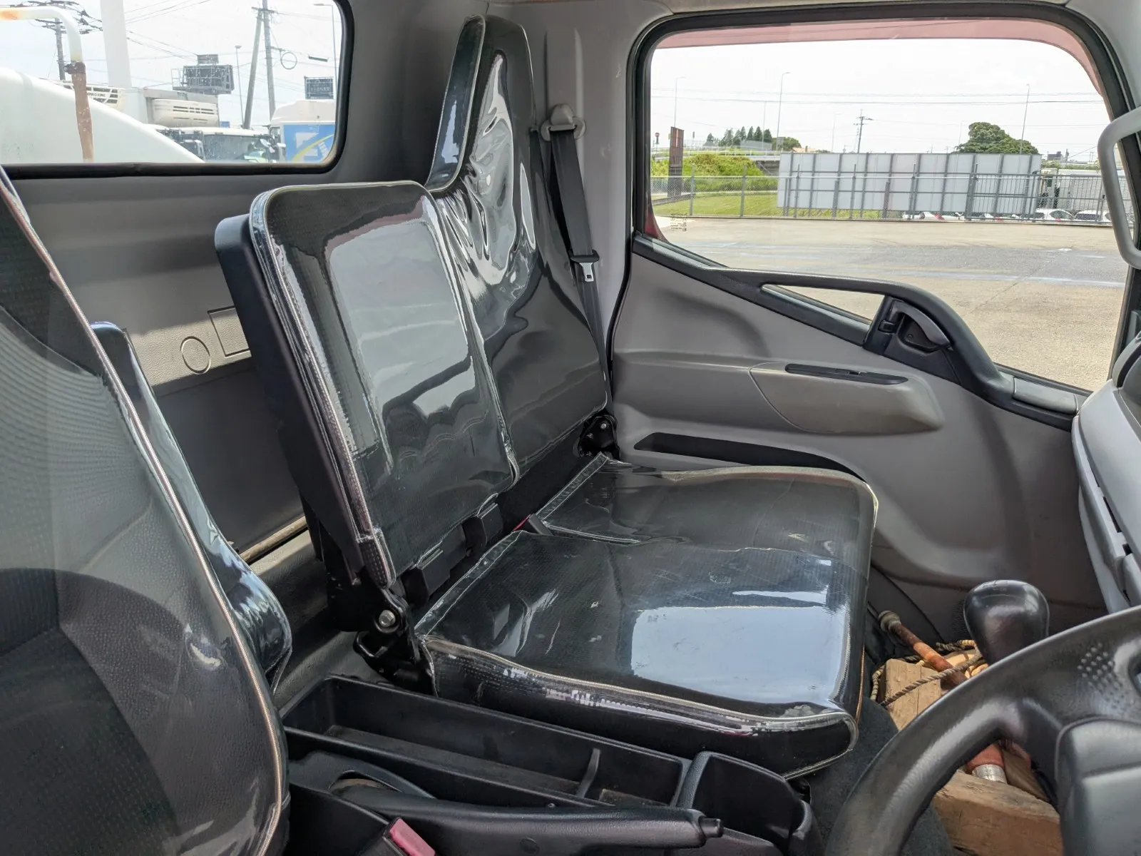 vehicle_image_20260708154556Nz2HwSkEOA.webp