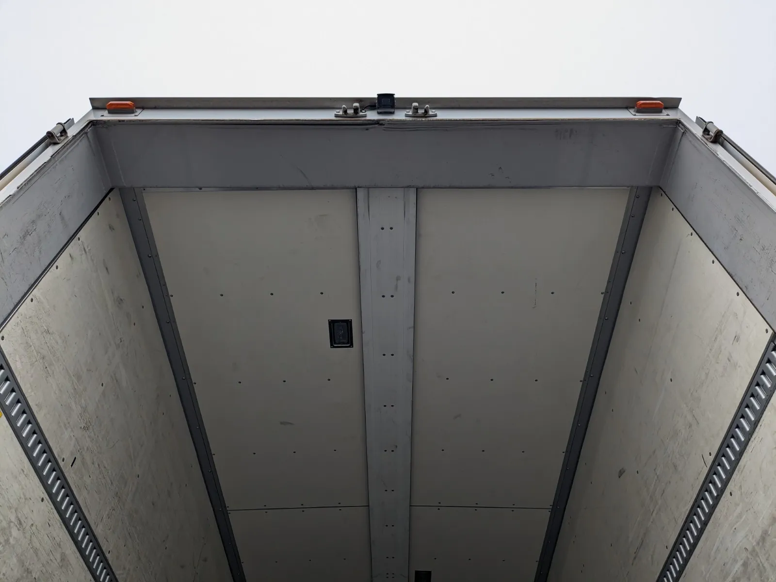 vehicle_image_20260707104852ZphwMyyLr5.webp
