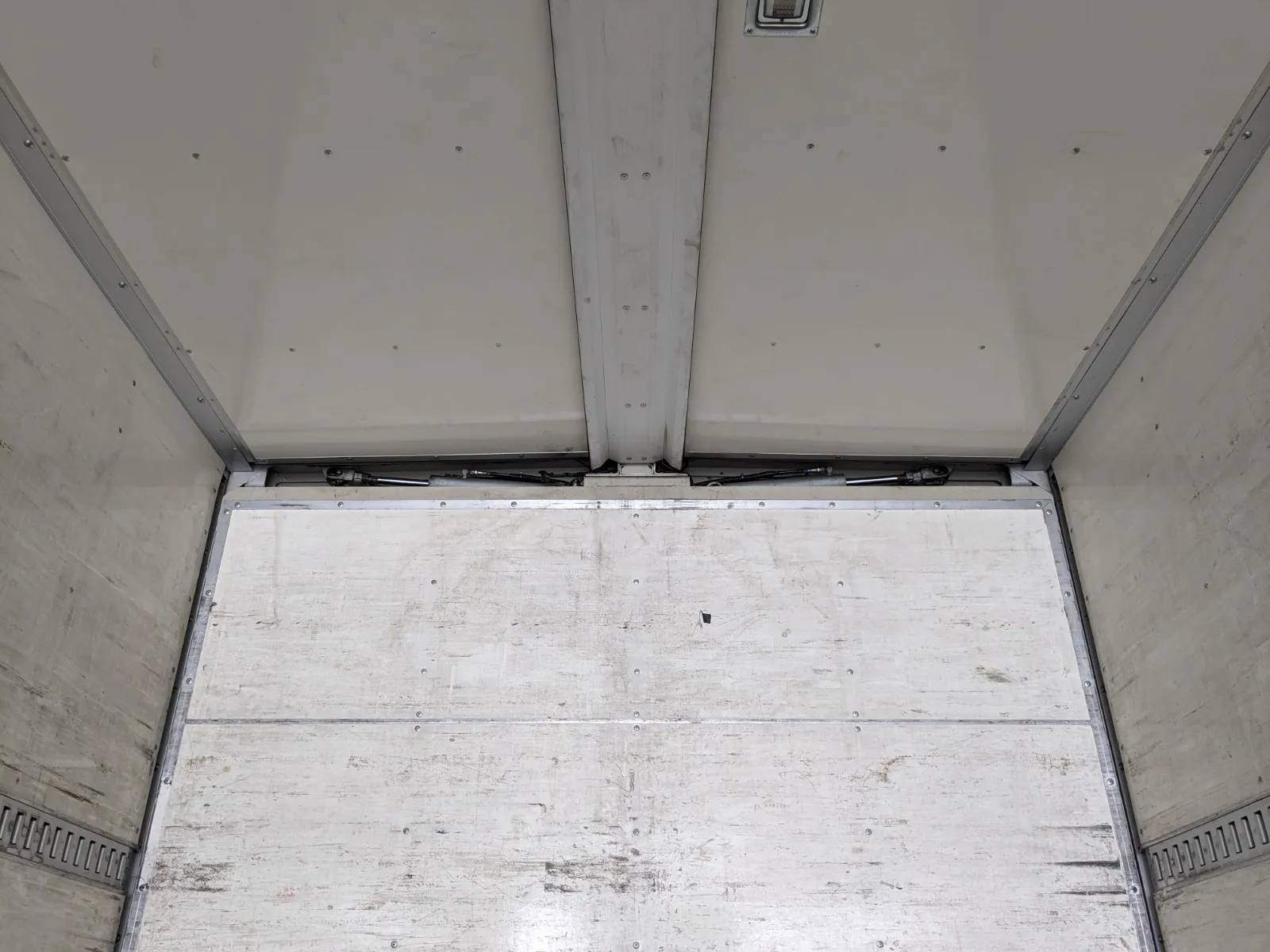 vehicle_image_20260707104853V9XlGyUAeT.webp