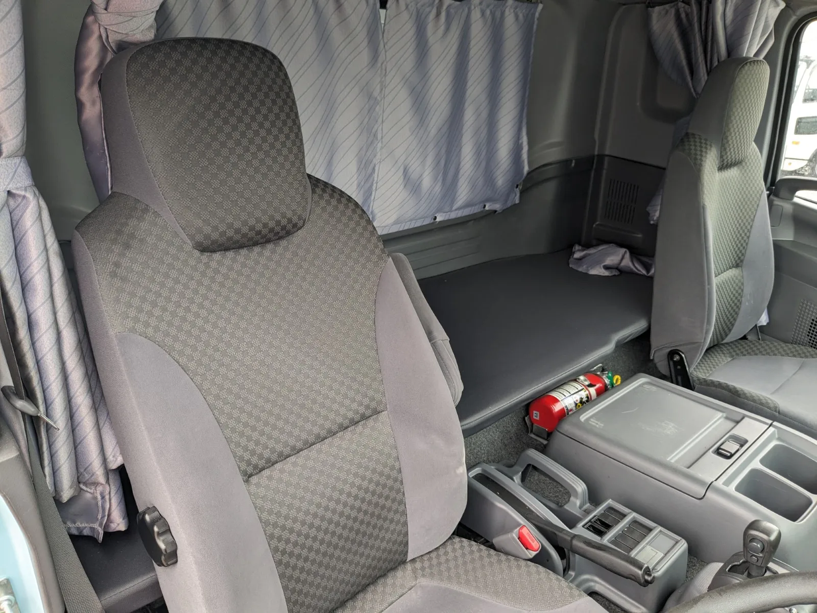 vehicle_image_202607030922378Yu4wDOXad.webp