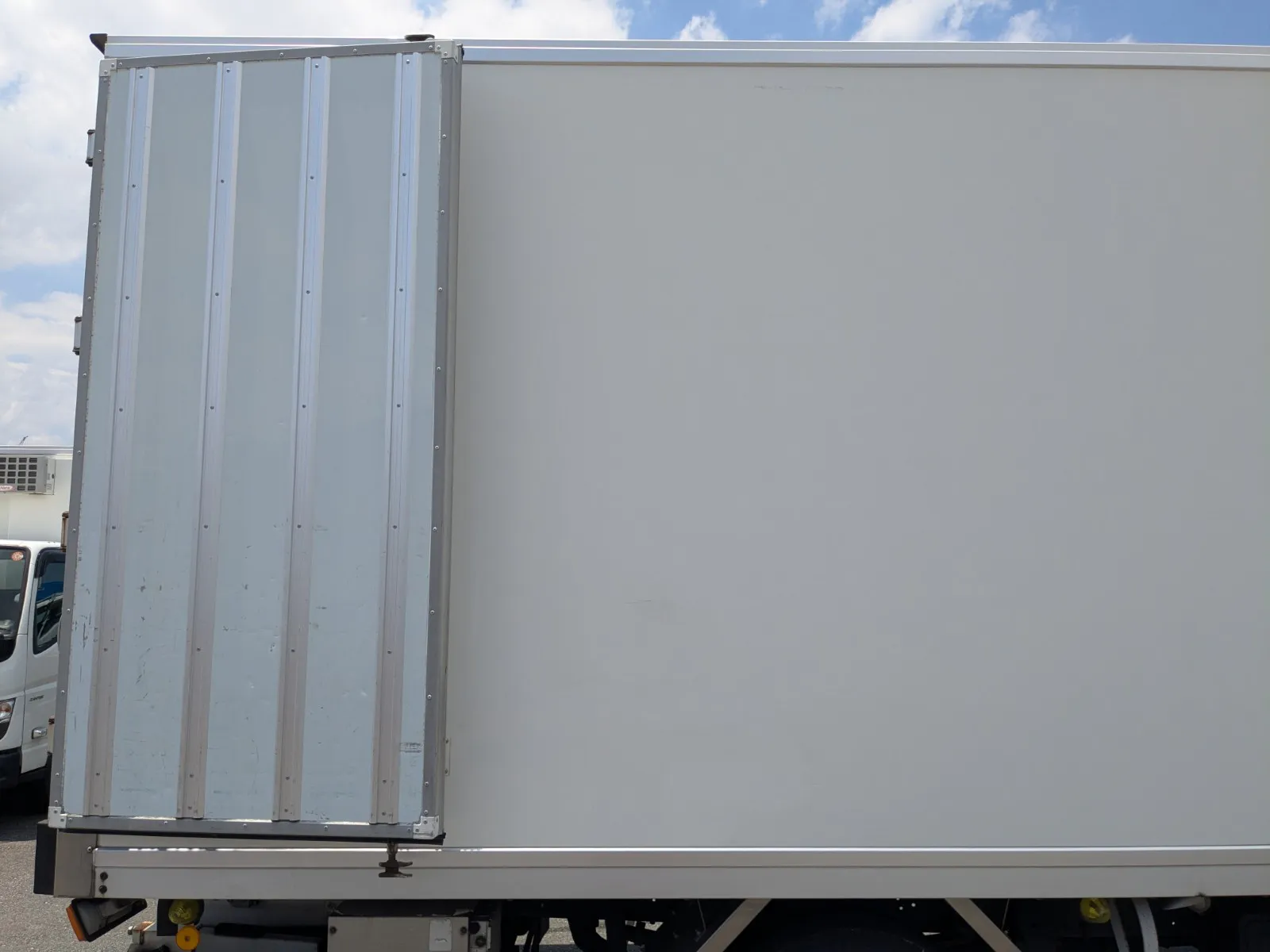 vehicle_image_20260713113617708qLXgv99.webp