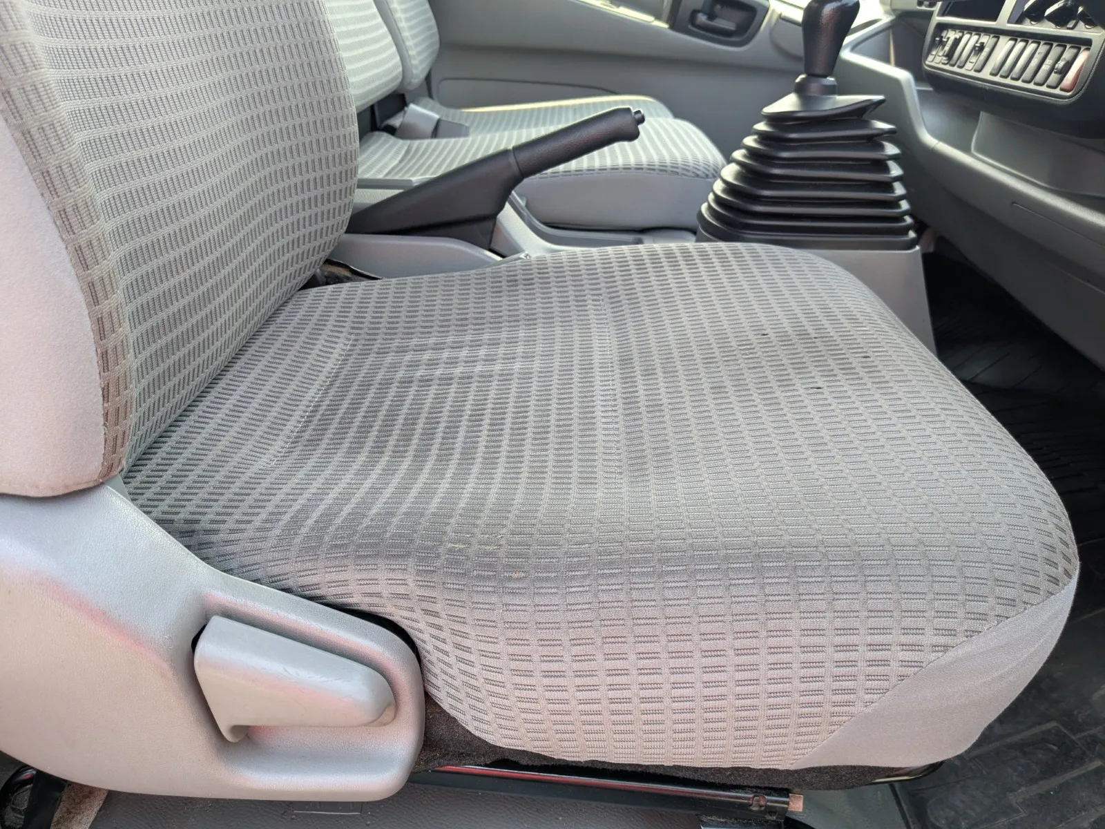 vehicle_image_20260713113619k3HWmQjYlZ.webp