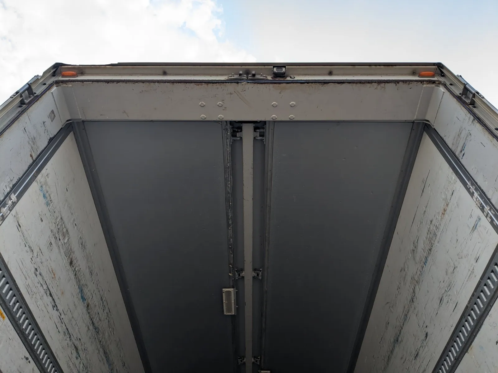 vehicle_image_20260721100906tQRUdDhL1Q.webp