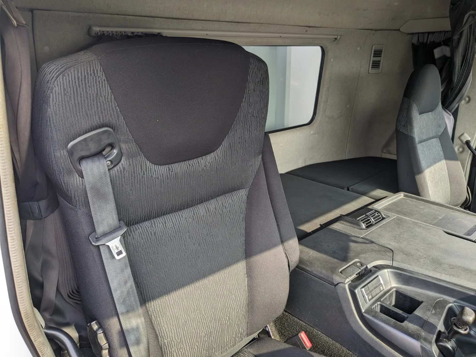 vehicle_image_20260721100923UQ2UX0zM6B.webp