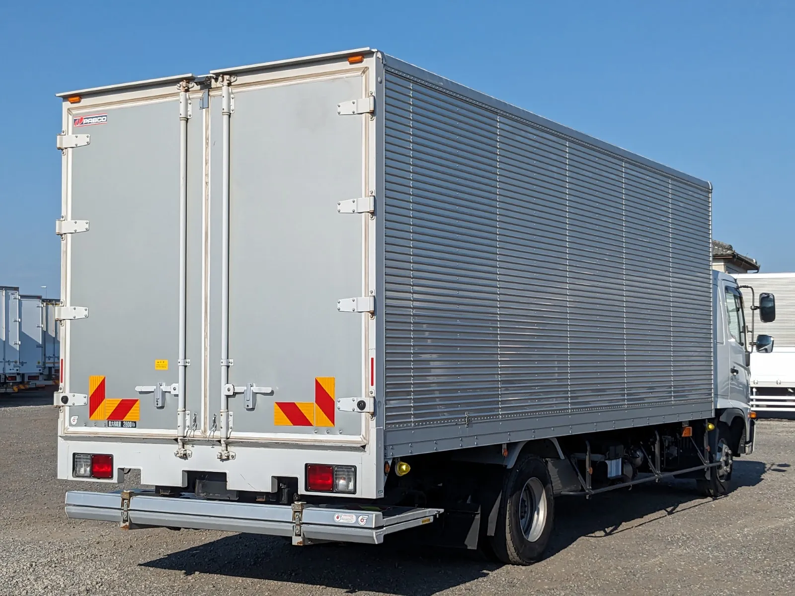 vehicle_image_20260721093356NbdY89oG4R.webp